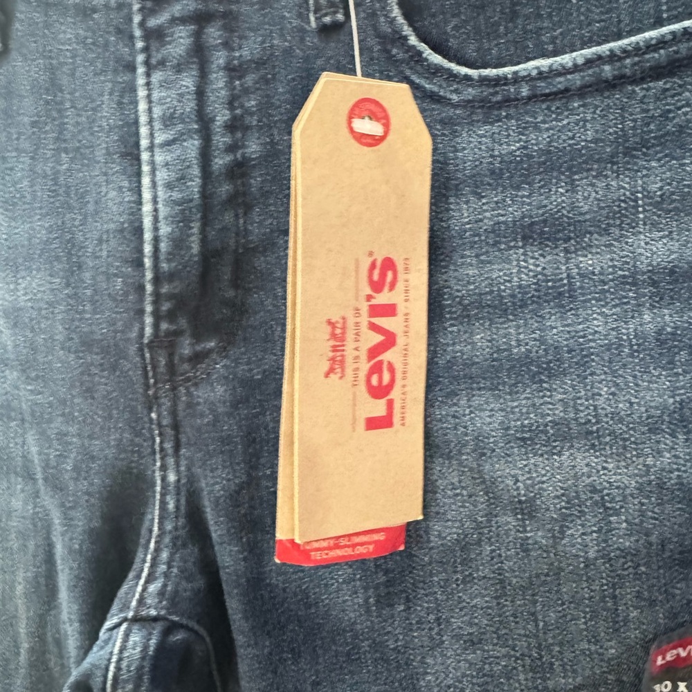 Levi's Blue Jeans - Picture 4 of 7